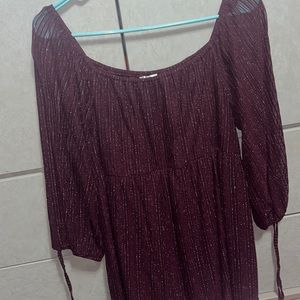 3/4 sleeve top maroon in color